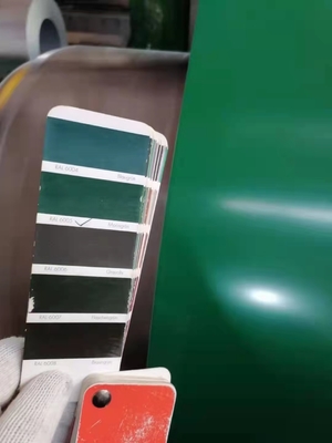 El color de Dx52d prepintado galvanizó el material de hoja de la techumbre de Ppgi de la bobina/los paneles de acero