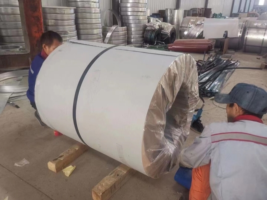La inmersión caliente Sgcc galvanizó las bobinas de acero Z275 para la hoja acanalada del hierro de la techumbre del metal